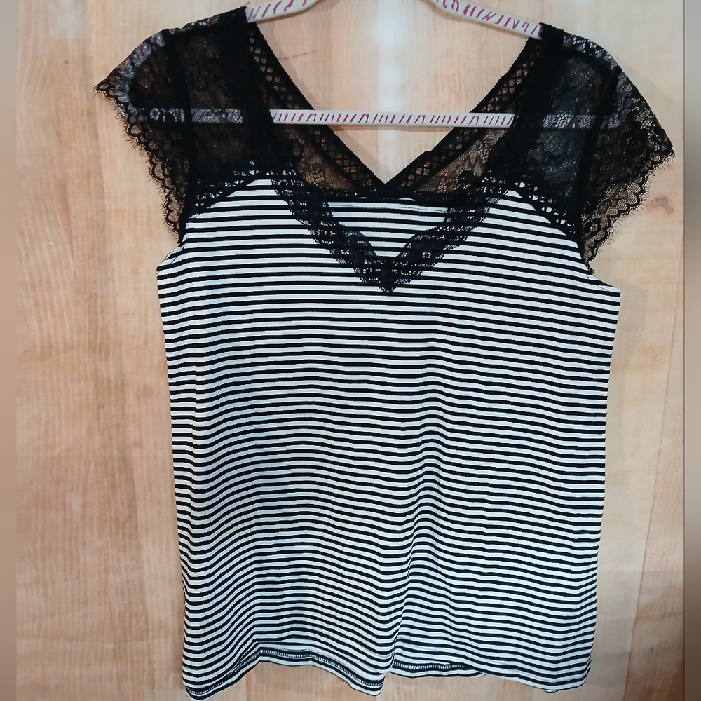 Black and White Striped Lace Top - Picture 1 of 3